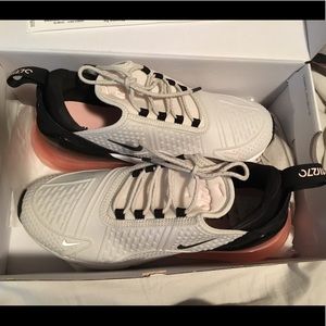 Nike Air Max 270 SE gray and pink